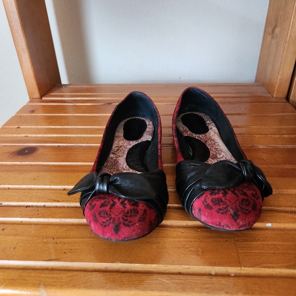 Born - Picture 3 of 5